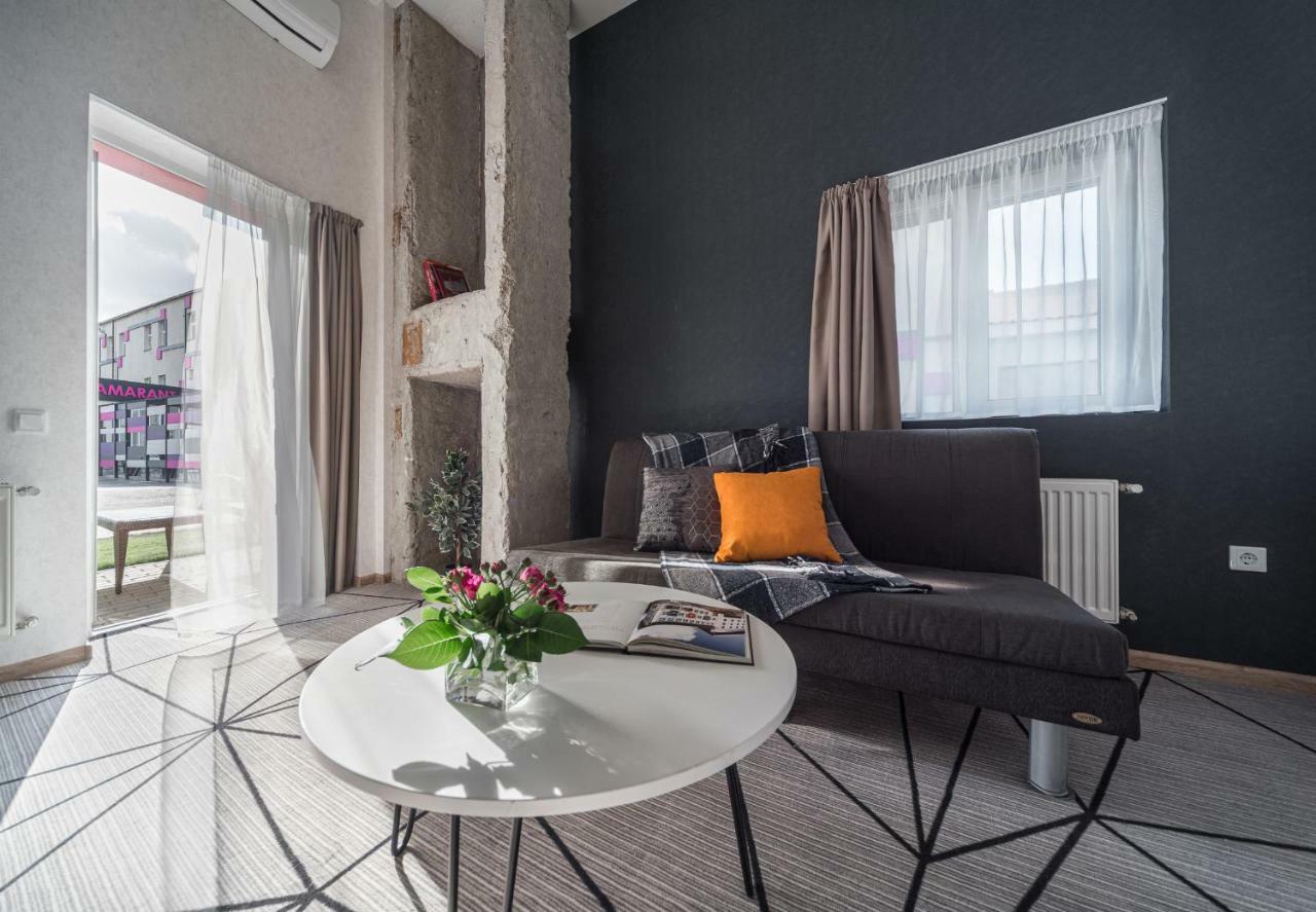 Apartment with Terrace,894632383:JPEG