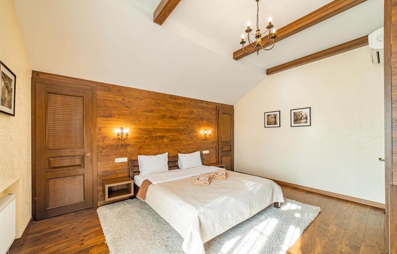 Two-Bedroom Apartment,988330756:JPEG
