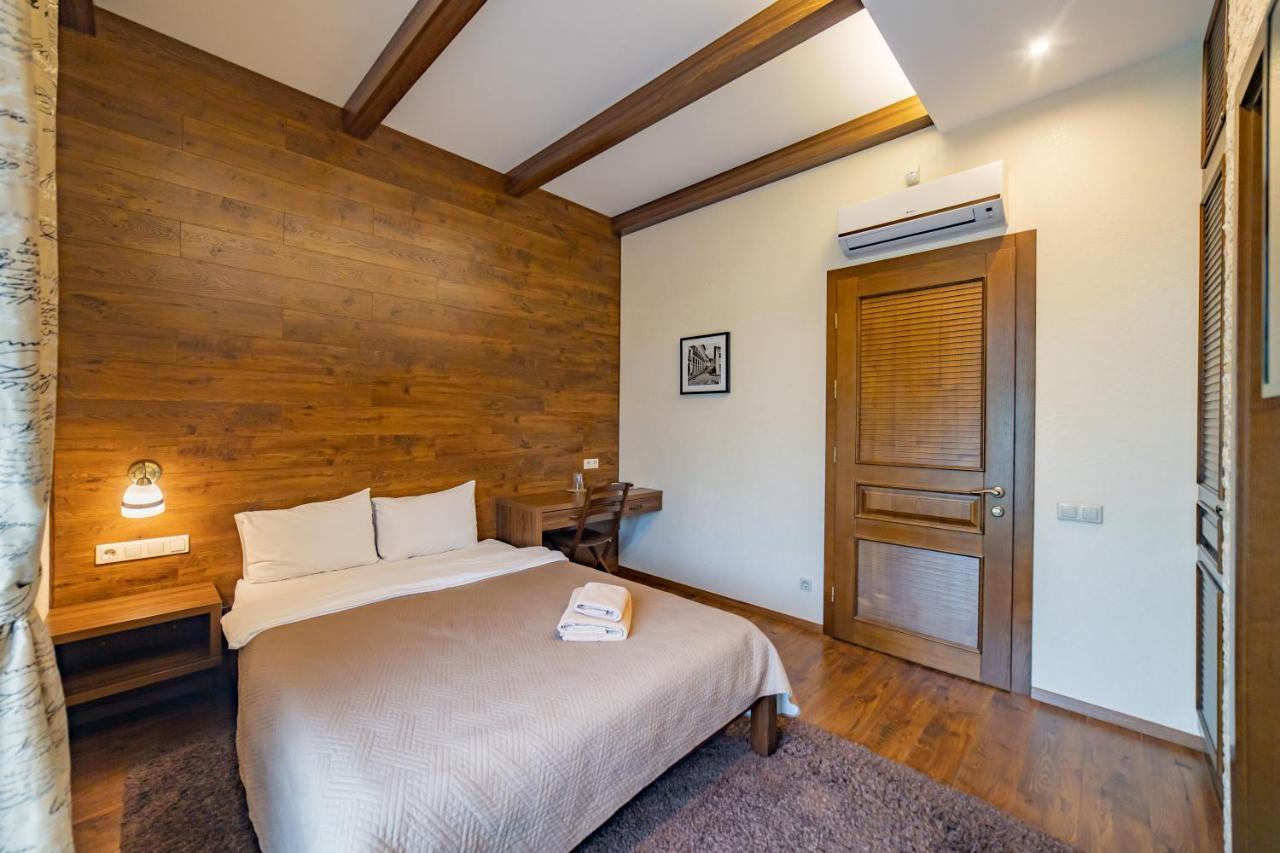 Single Room,989926597:JPEG