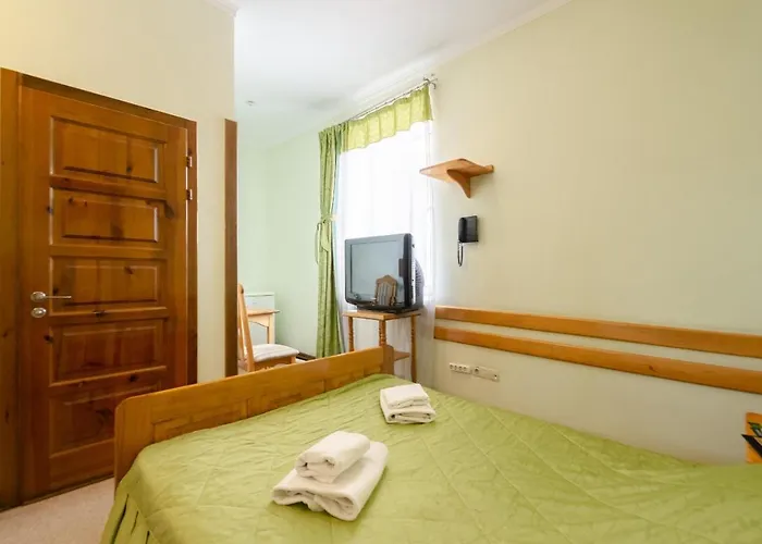 Тиса Економ