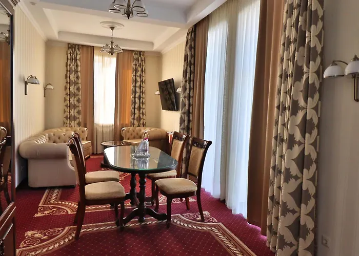 Hotel vicino a Monastero di San Michele con cupole dorate