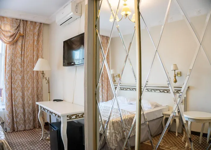 Hotel vicino a Chilometro Zero dell'Ucraina