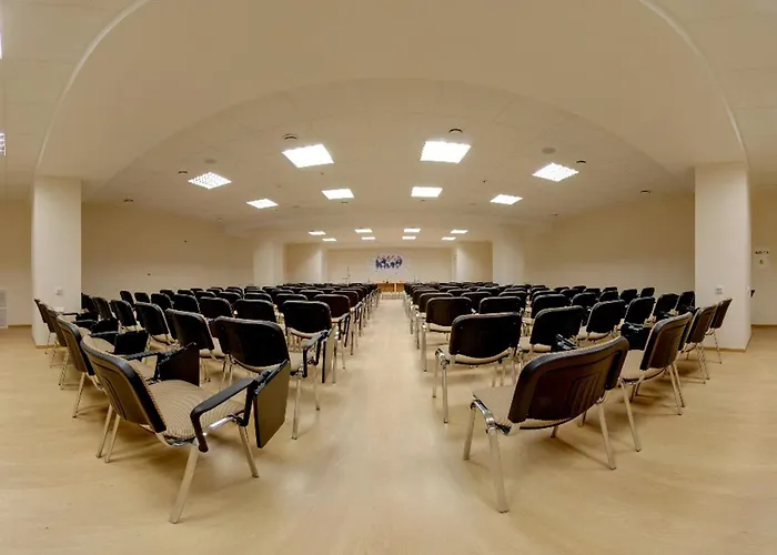 Hotels nahe Flughafen Flughafen Kiew-Schuljany Airport (IEV), Kiew