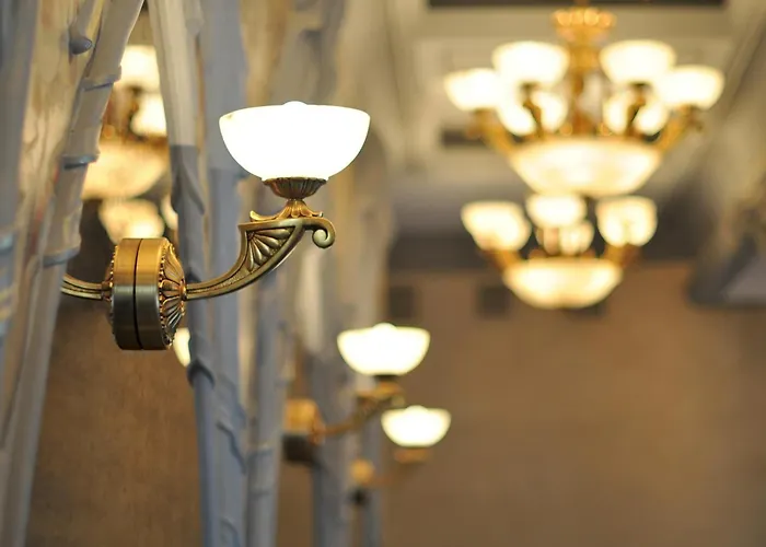 Luxe Hotels in Kiev vlakbij Standbeeld van Bohdan Chmelnitski