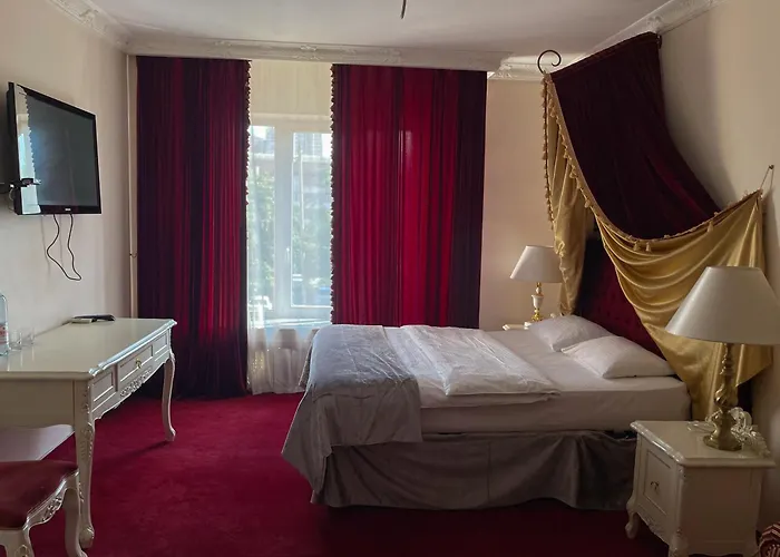 Hotel di lusso a Kiev vicino a Cattedrale di Santa Sofia