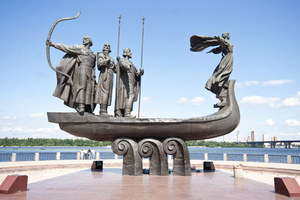 Памятник основателям Киева