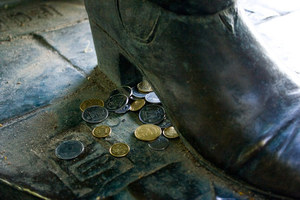 Памятник Проне Прокоповне и Голохвастову